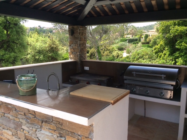  The outdoor kitchen